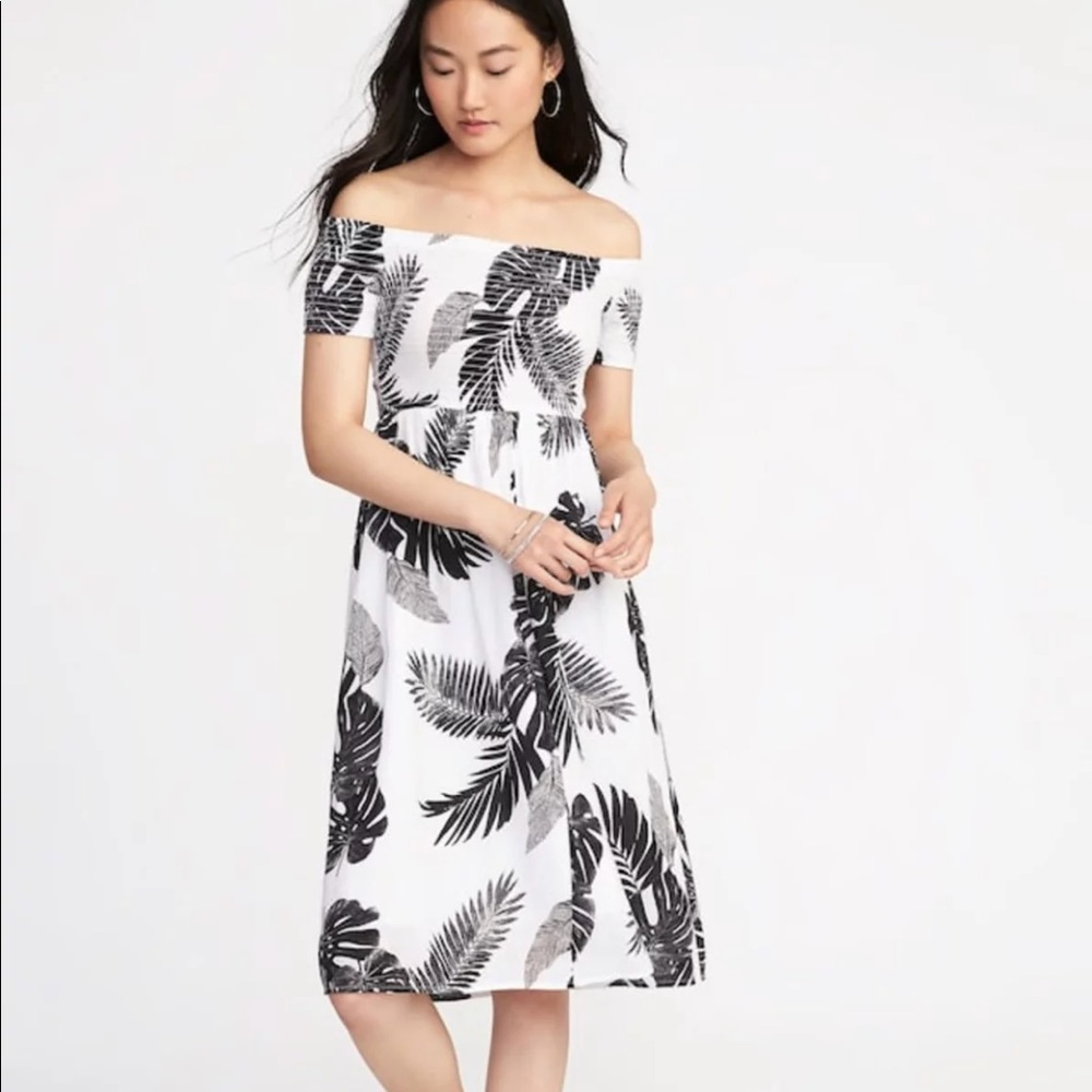 Old navy palm dress